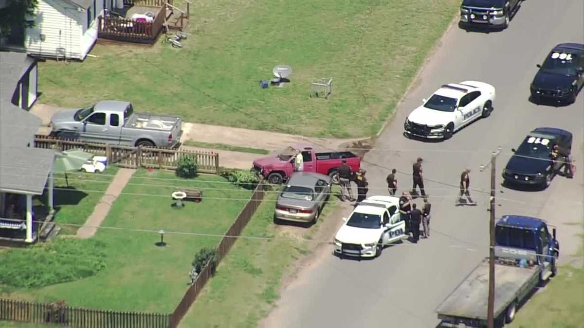 One person in custody after chase ends in crash in Chickasha