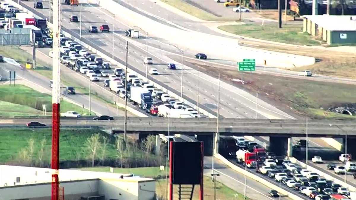 Three-vehicle crash causing major traffic backup on I-35 in south OKC