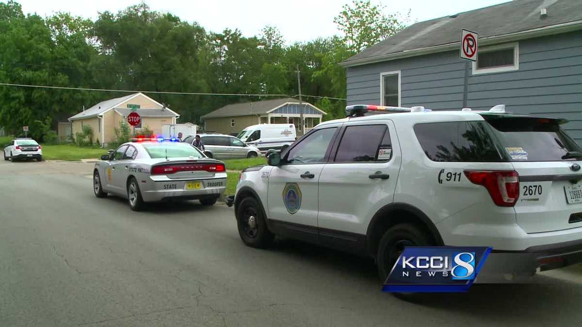 Authorities investigate shots fired into Des Moines home