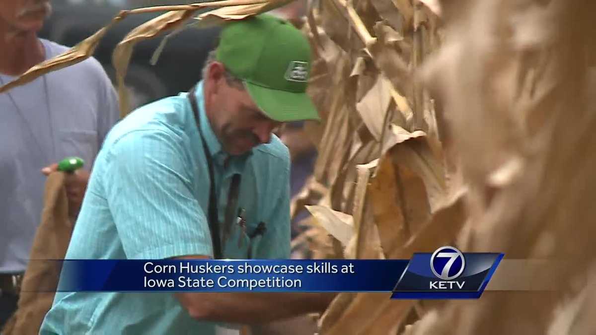 Iowa corn huskers show skills at state competition