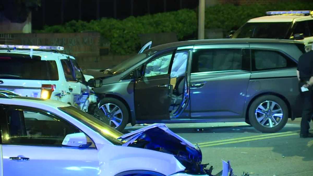 Birmingham police officer, 3 others injured in multi-vehicle crash - WVTM