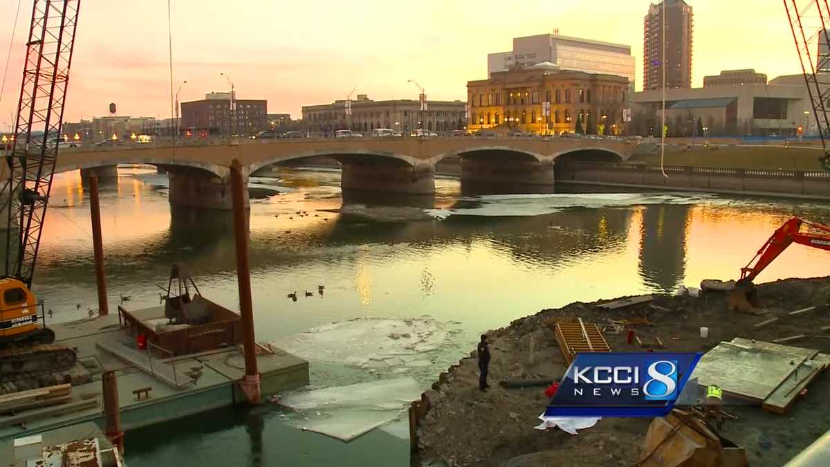 Death investigation launched after body pulled from Des Moines River