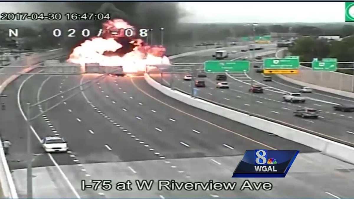 Massive explosion as tanker ignites on Ohio road