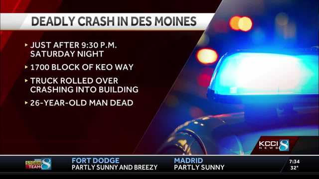 Man dies after crashing into building in Des Moines - Vimarsana News