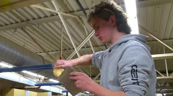 central iowa shop class students continue tradition of making veterans feel appreciated