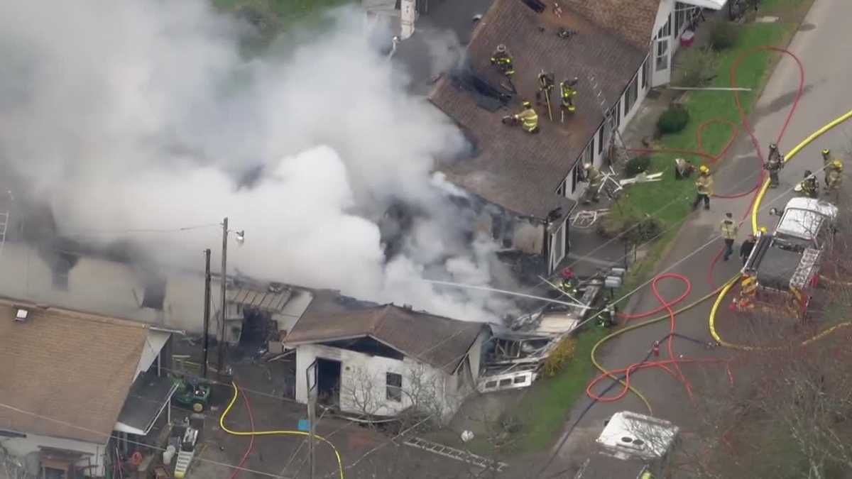 Firefighters battle flames in Oakland Township, Butler County