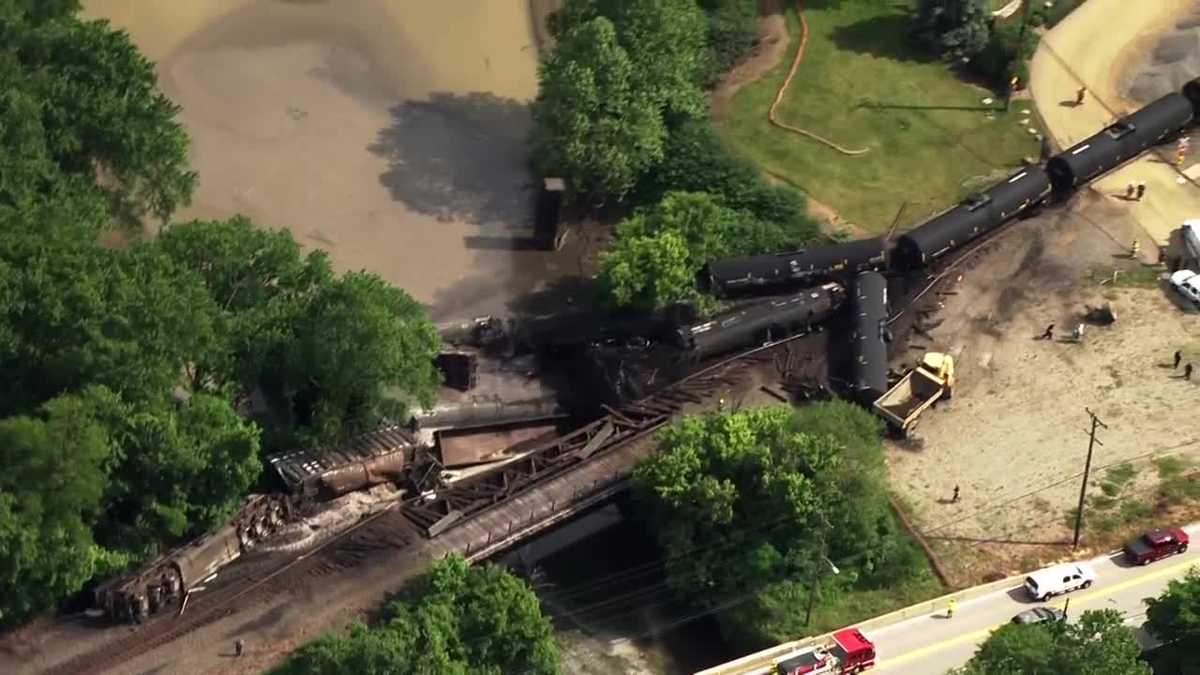 Pittsburgh train derailment Train derails in Harmar Township