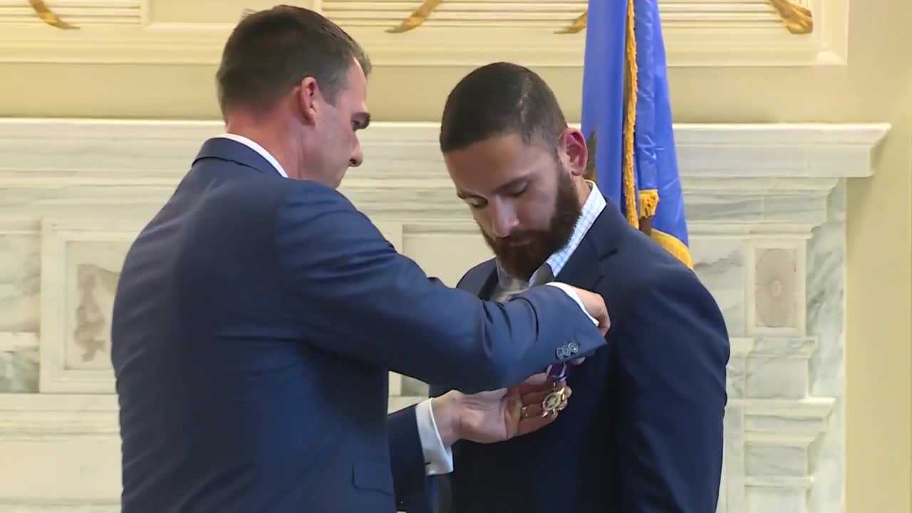 Gov. Stitt honors police officers, National Guardsman with Oklahoma Purple Heart and Medal of Valor - Vimarsana News