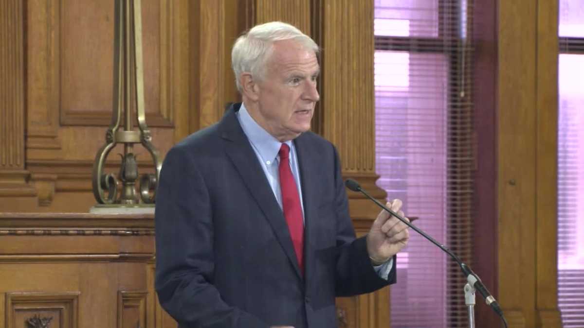 Milwaukee mayor unveils $1.7B budget proposal