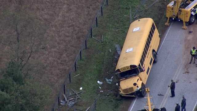 Henderson County: School bus driver dies in crash - Vimarsana News