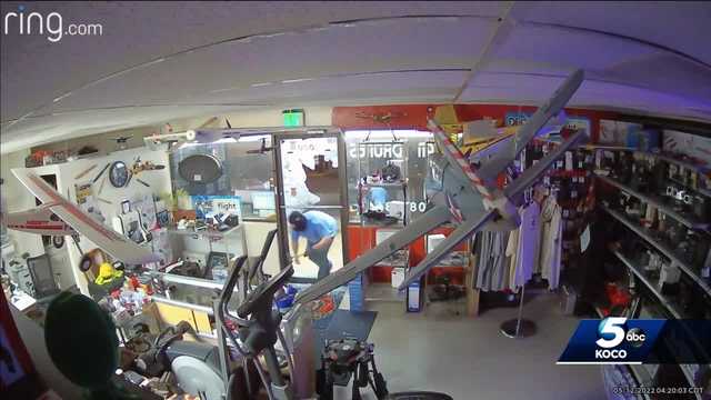 Sledgehammer-wielding thieves strike Moore drone store - Vimarsana News