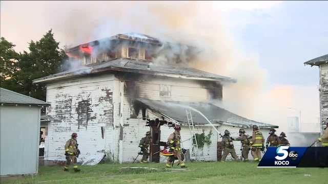 Friday morning blaze destroys three-story Uptown OKC home - Vimarsana News