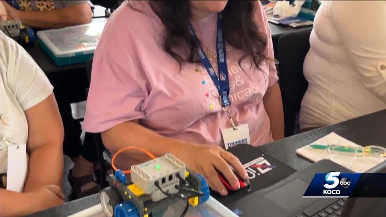Teachers learn to code at Thunder workshop - Vimarsana News