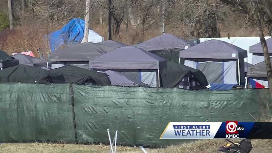 As temps turn cold, people at Lawrence, Kansas homeless camp wait for ...