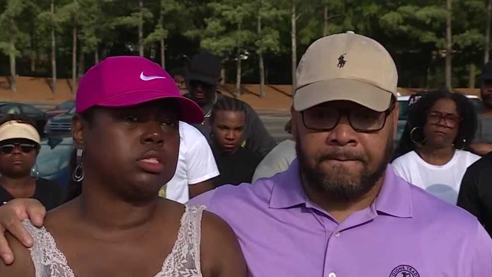 Carlee Russell's parents believe she was abducted in Alabama - Vimarsana News