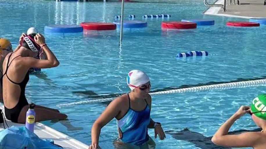 Iowa swim team qualifies for state despite practicing outside until Oct. 13