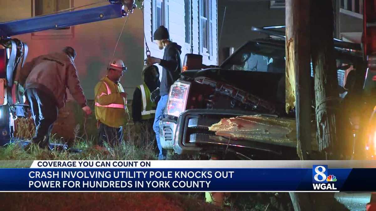 2-vehicle crash leaves hundreds without power in York County