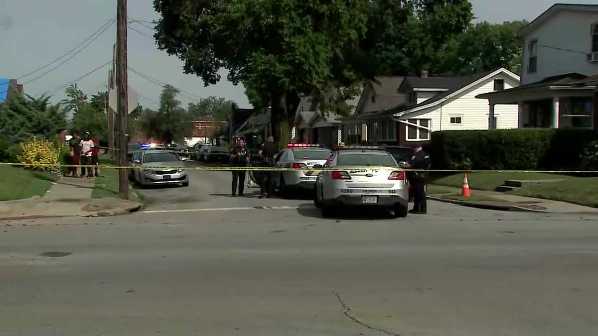 Man hospitalized after shooting in Algonquin neighborhood