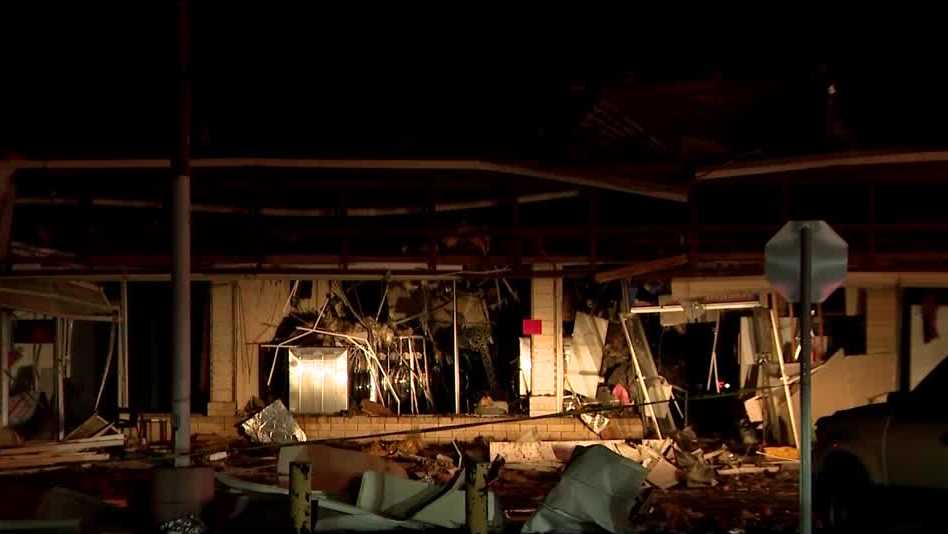 Ocala laundromat explosion 4 injured, officials search for cause