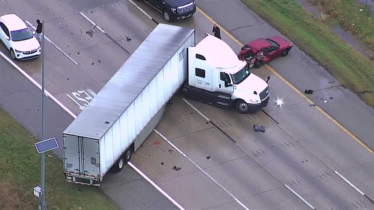 OKC semi crash causes traffic backup after blocking SB I-35 - KOCO