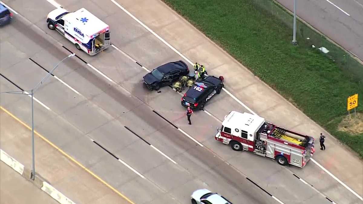 OKC injury crash causes long traffic backup on Broadway Extension