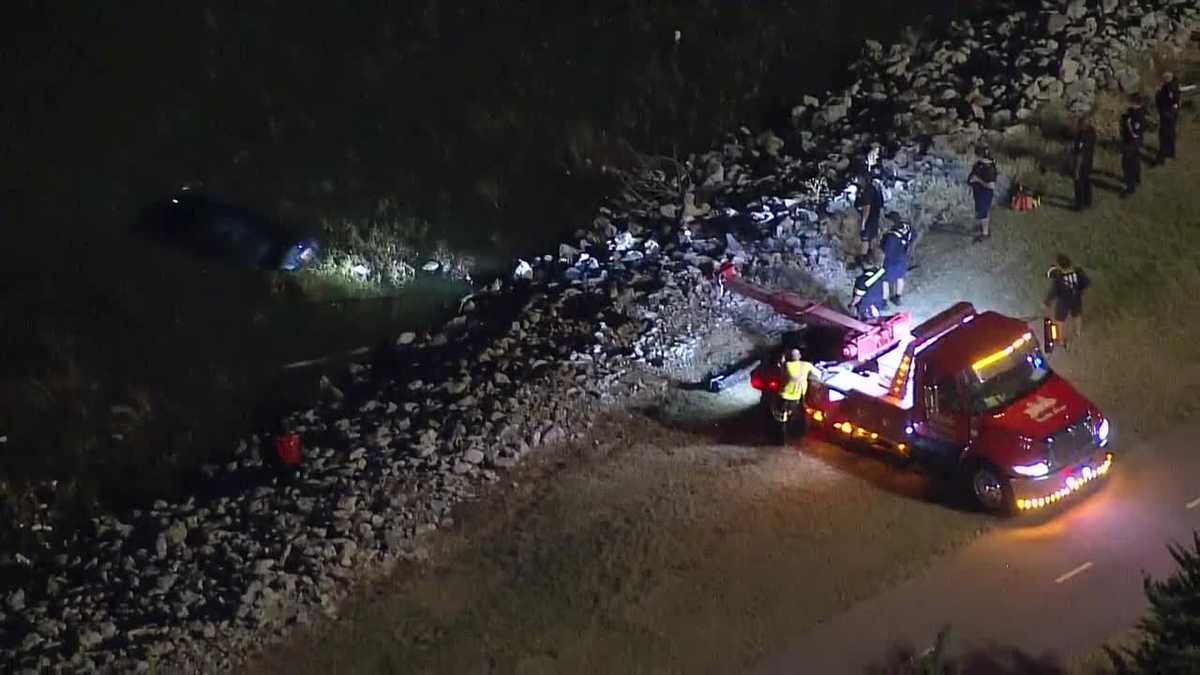 Police: 2 in custody after car crashes into Oklahoma River during pursuit on I-40