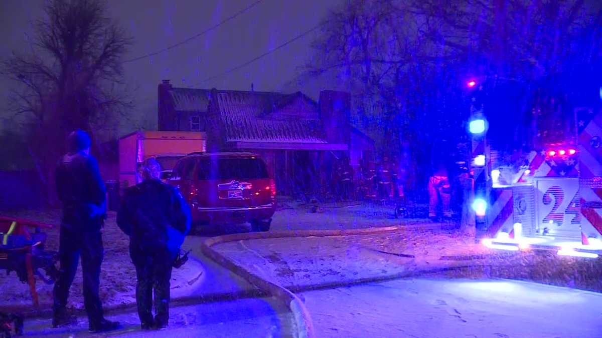 Oklahoma City firefighters respond to house fire amid frigid winter conditions