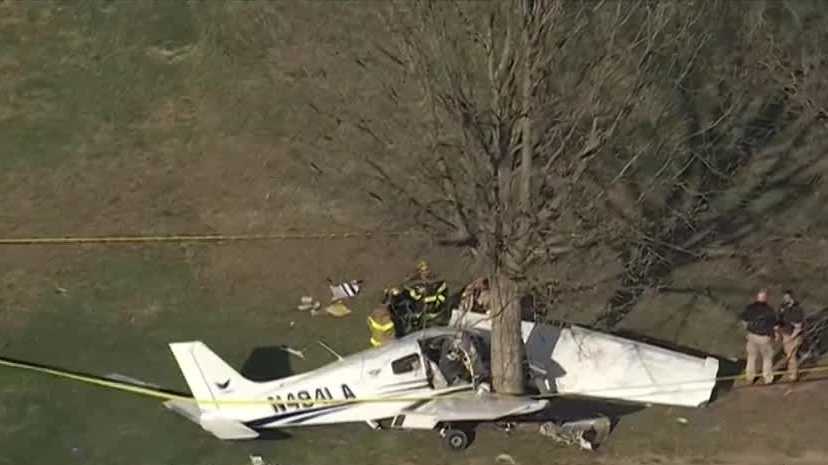 Plane crashes in Northeast Philadelphia after engine failure, 2 people injured