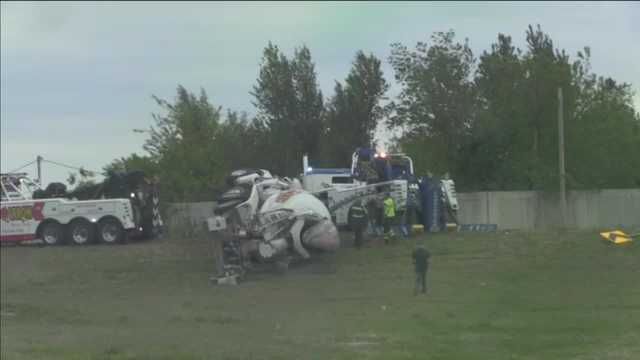Officials respond to overturned concrete truck in Oklahoma City - Vimarsana News