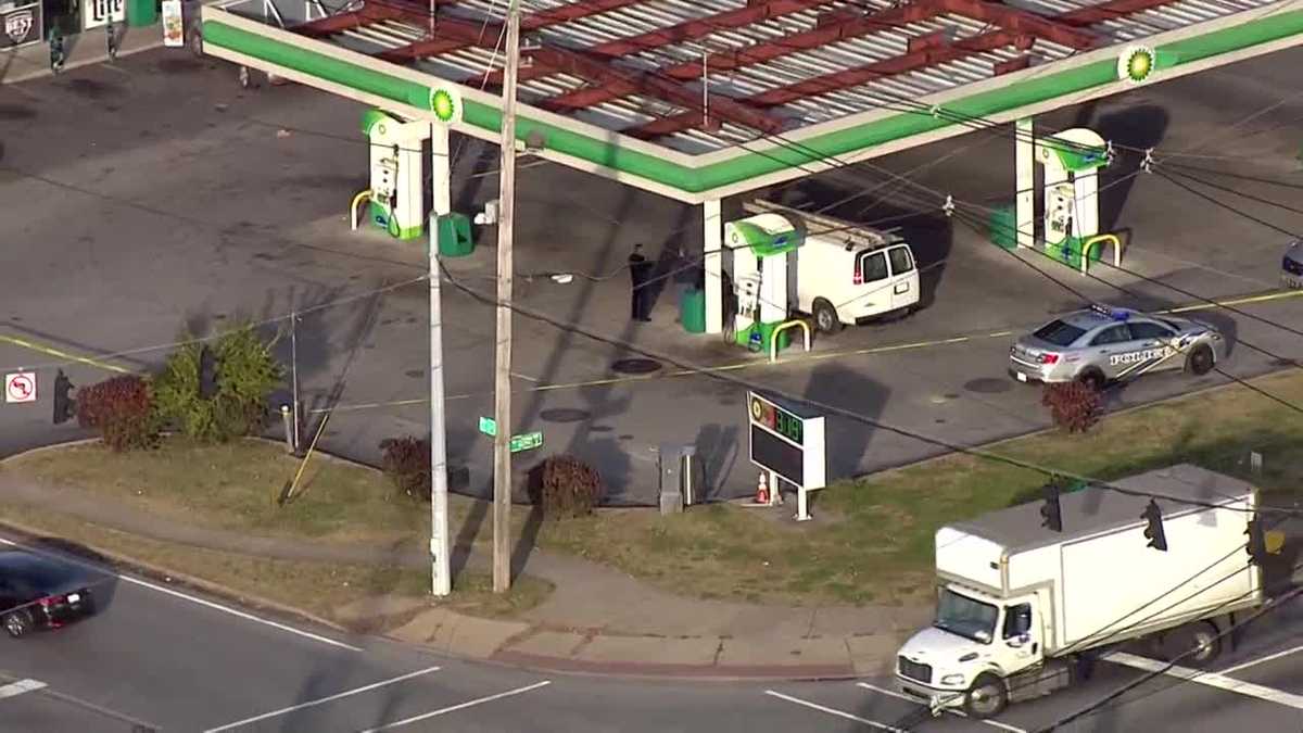 Shooting at gas station leaves man dead in south Louisville