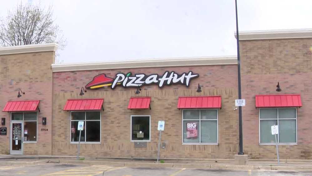 Nearly all Milwaukee Pizza Huts closed amid food license dispute