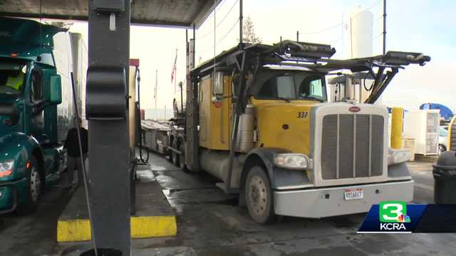 California's ban on some big rigs, buses set to go into effect - Vimarsana News