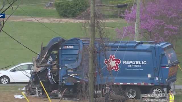 North Carolina garbage trucks collide head-on on Hwy 67 - Vimarsana News