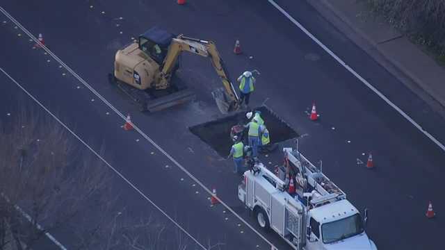 Sinkhole appears on Cirby Way in Roseville, crews respond - Vimarsana News