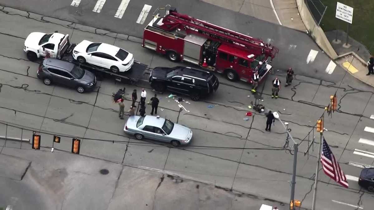 1 Person Flown To Hospital In Critical Condition After Car Strikes Pedestrian In Mckeesport 