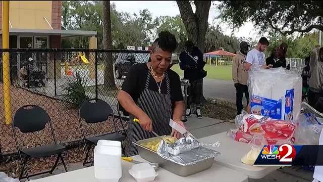 Local restaurant owner serves 400 free dinners - Vimarsana News