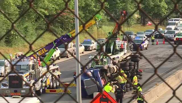 Overturned semitruck, fuel spill causing major delays on I-20/59 - Vimarsana News