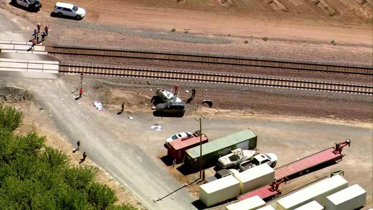 Deadly car versus train crash in Contra Costa County