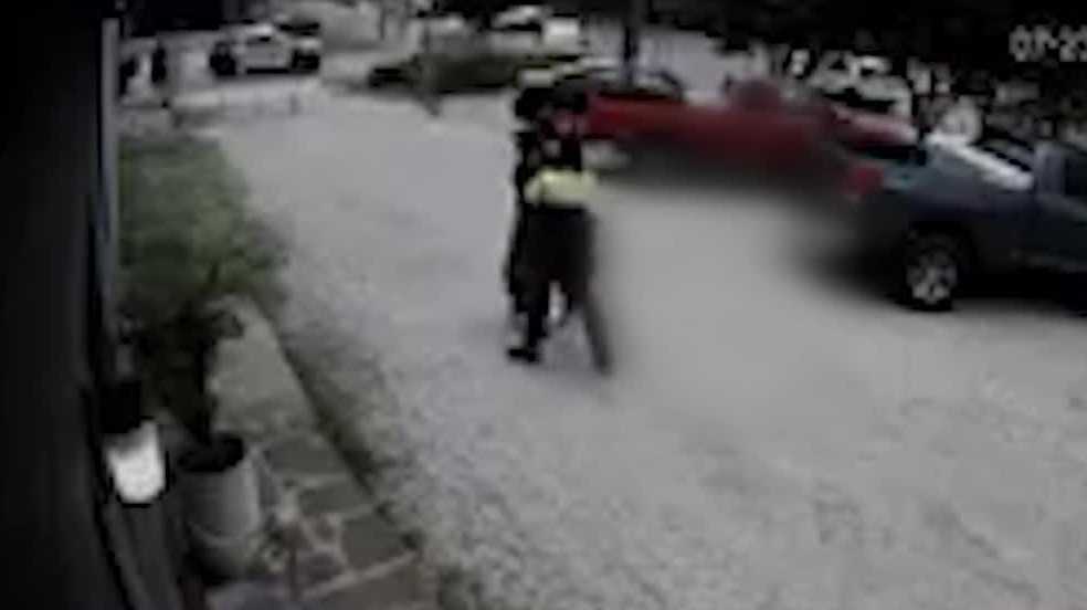 Juvenile arrested after leading Alabama police on chase in stolen car