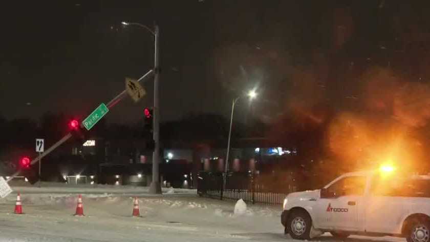 Omaha blizzard brings gusty winds, low visibility for commute