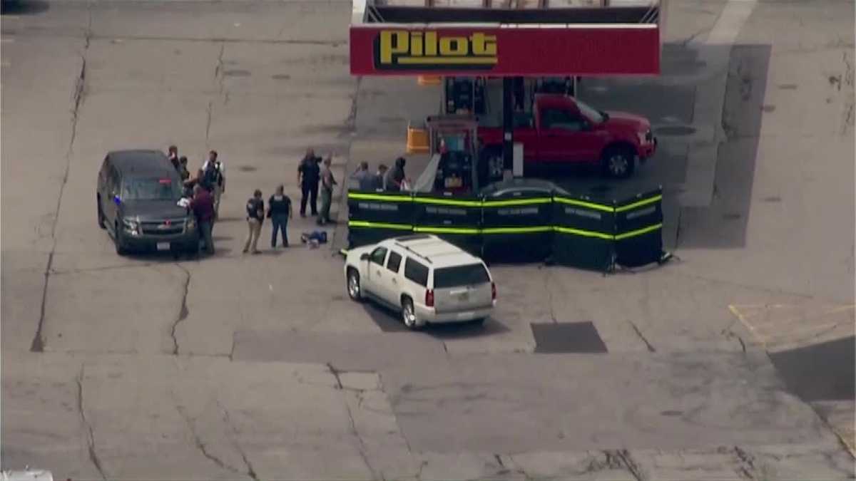 Gunman 'executes' man at gas station, shoots undercover officer