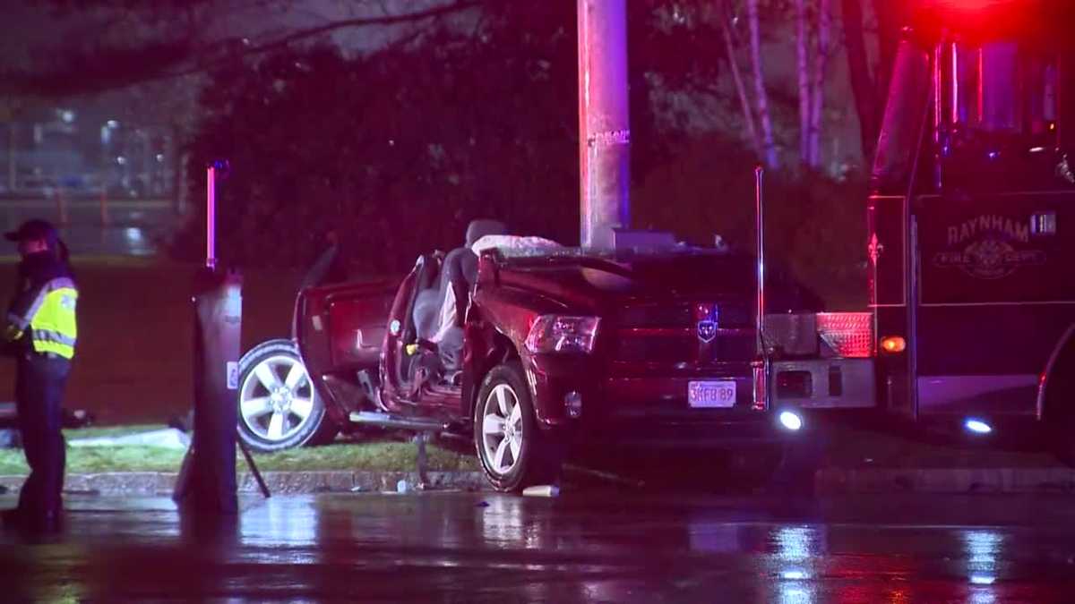 1 dead, 4 seriously injured when pickup truck crashes into light pole ...