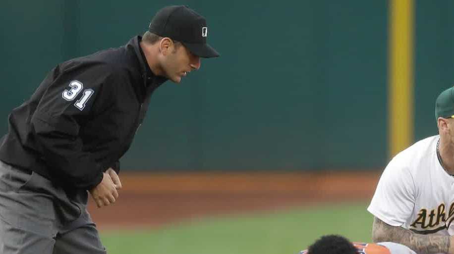 Photos: MLB umpire, Iowa native Eric Cooper