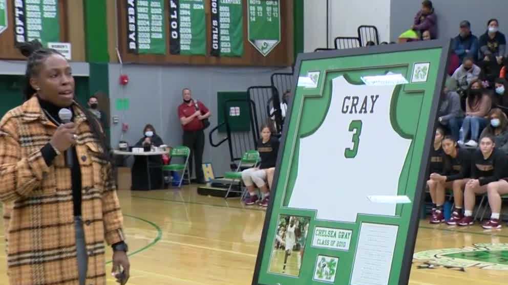 Stockton's Chelsea Gray has high school jersey retired in ceremony