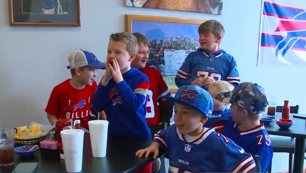 Buffalo Bills Third Round Pick Spencer Brown Jumped on a Folding Table to  Celebrate Being Drafted