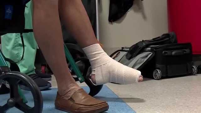 Florida surfer describes moment he was bitten by a shark - Vimarsana News