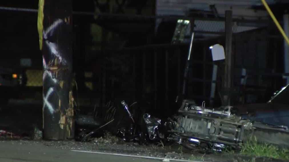Man dies after motorcycle collides with telephone pole in Clairton