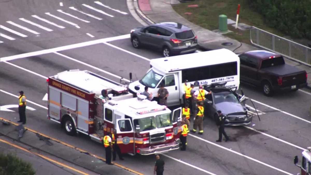 4 children, 2 adults hurt in crash involving day care van in Orange ...