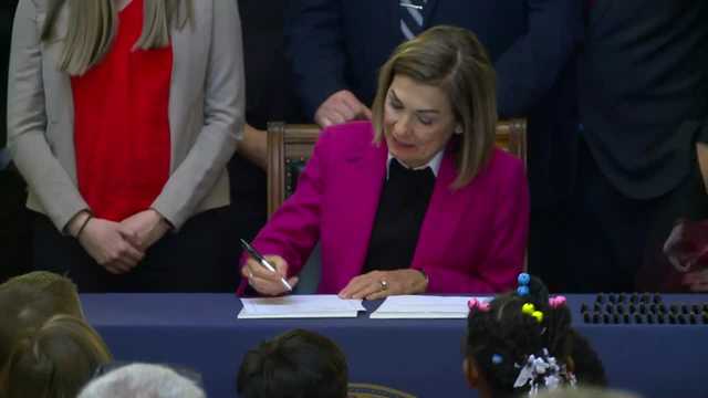 Iowa Gov. Kim Reynolds signs 'school choice' bill into law - Vimarsana News