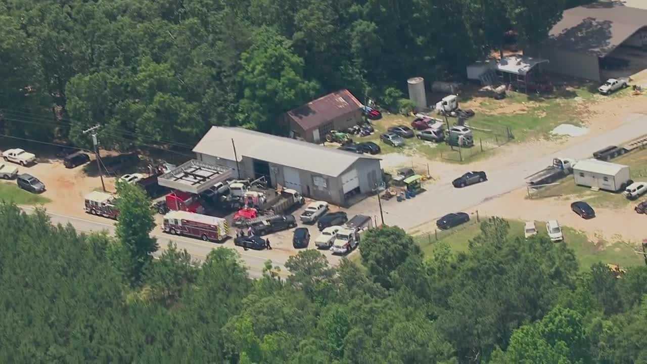 South Carolina: Man found dead under vehicle at business - Vimarsana News